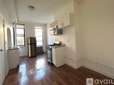 Main picture of 293 Wyckoff Ave