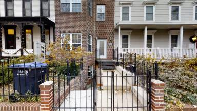 Main picture of 1125 G St NE