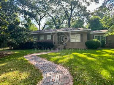 Main picture of 1700 N Dixon Dr
