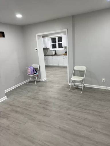 Main picture of 18 Railroad Ave