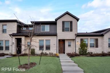 Main picture of 1317 Pebblebrook Ln
