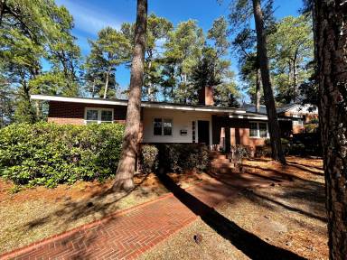 Main picture of 2919 Henry St