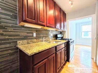 Main picture of 540-48 W Surf St