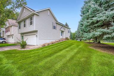 Main picture of 7379 Devin Ln
