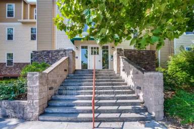 Main picture of 604 S Fair Oaks Ave