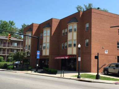 Main picture of 2240 N High St