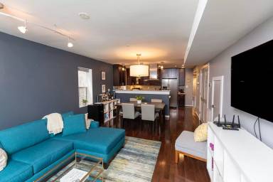 Main picture of 1812 D Street NE - 3
