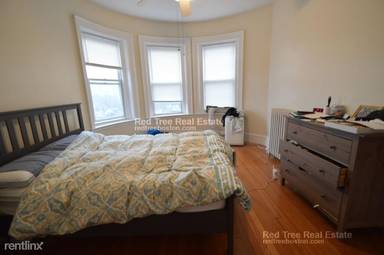 Main picture of 1477 Beacon St