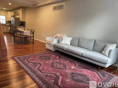 Main picture of 2510 E Fayette St