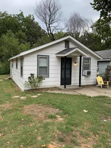 Main picture of 312 W Oakland St