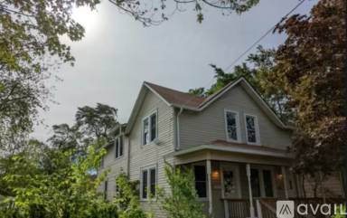 Main picture of 902 York St