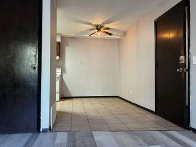 Main picture of 1616 W 42nd St