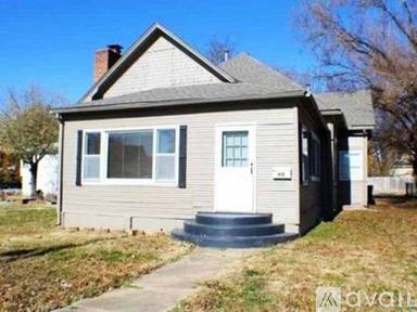 Main picture of 612 W 8th St