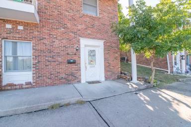 Main picture of 1000 Northeast Drive - D