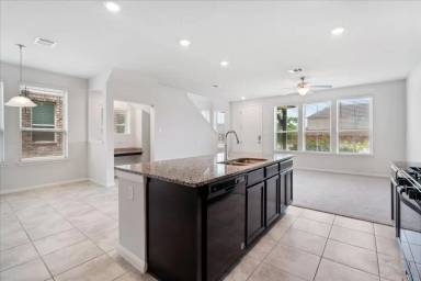 Main picture of 5711 Pleasanton Pkwy