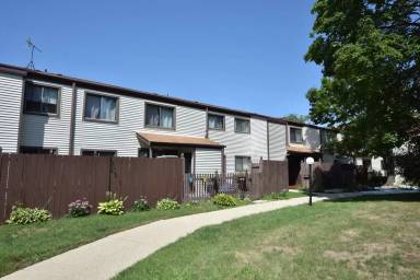 Main picture of 8309 N 107th St
