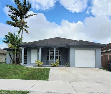 Main picture of 18113 SW 139th Pl