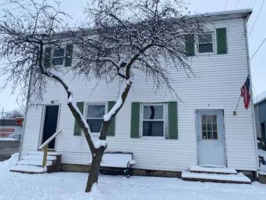 Main picture of 124 S Chillicothe St