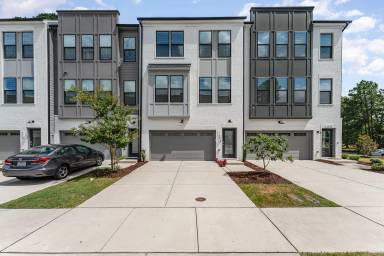 Main picture of 1106 Kiernan Grove Ln