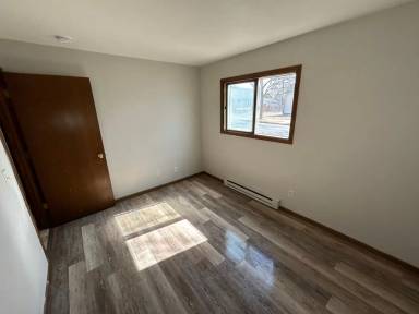 Main picture of 915 Genrich St