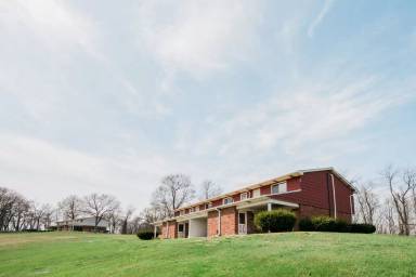 Main picture of 4002 E Shaffer Dr