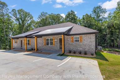 Main picture of 925 Logan Ct