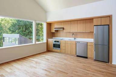 Main picture of 31 D Ave
