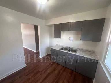 Main picture of 5650 N 61st St