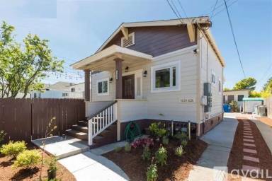 Main picture of 1622 Russell St