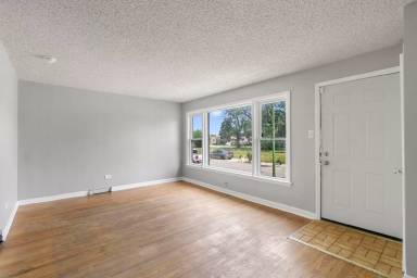 Main picture of 7216 S Central Park Ave