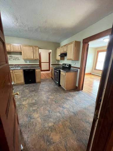 Main picture of 378 Parker St