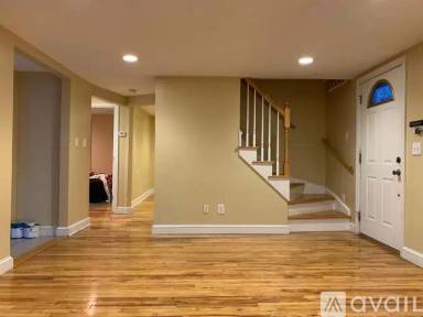 Main picture of 130 Codman Rd
