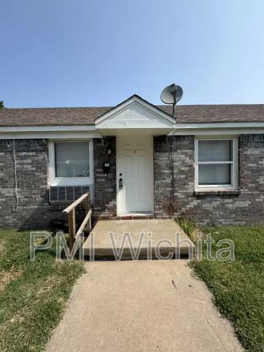 Main picture of 824 S Water St