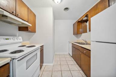 Main picture of 5520 E 47th Pl