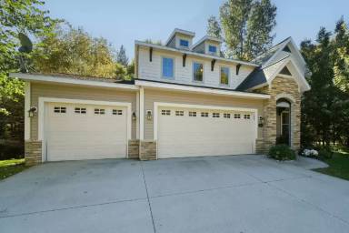 Main picture of 16826 Birchview Dr
