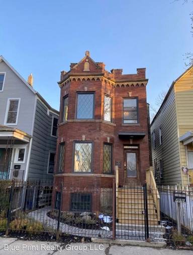 Main picture of 3651 W Palmer St