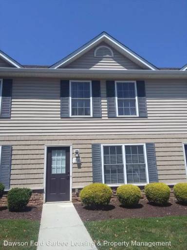 Main picture of 104 Old Tavern Cir
