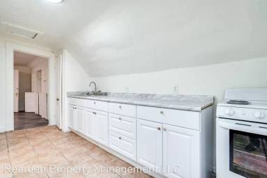 Main picture of 2113 W 98th St