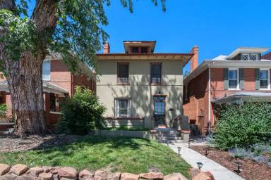 Main picture of 275 N Logan St