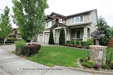 Main picture of 102 Hoquiam Ave NE