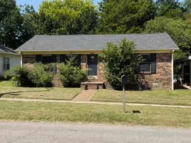 Main picture of 608 N 2nd St