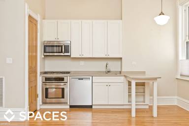 Main picture of 544 W Belden Ave