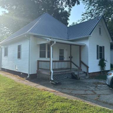 Main picture of 1006 S 4th St
