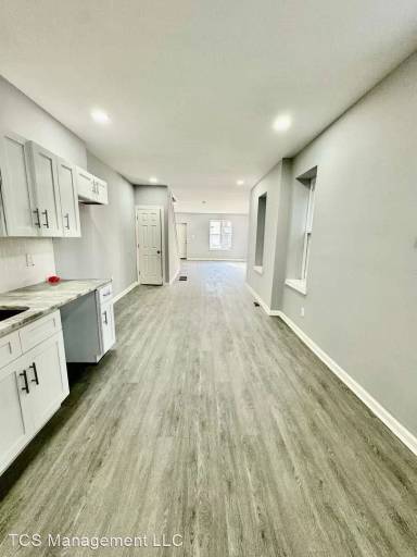 Main picture of 2711 Tasker St