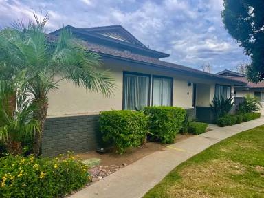 Main picture of 2555 2545 2559 White Oak Pl