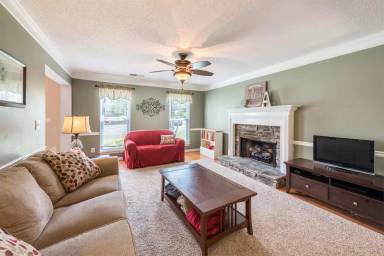 Main picture of 4308 Chesapeake Trce NW