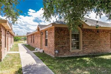 Main picture of 1608 W Portales Dr