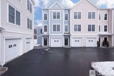 Main picture of 312 Copper Square Dr