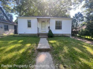 Main picture of 862 Spring Ave NE