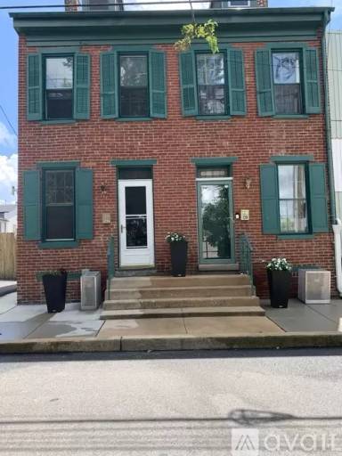 Main picture of 122 E Gas Ave